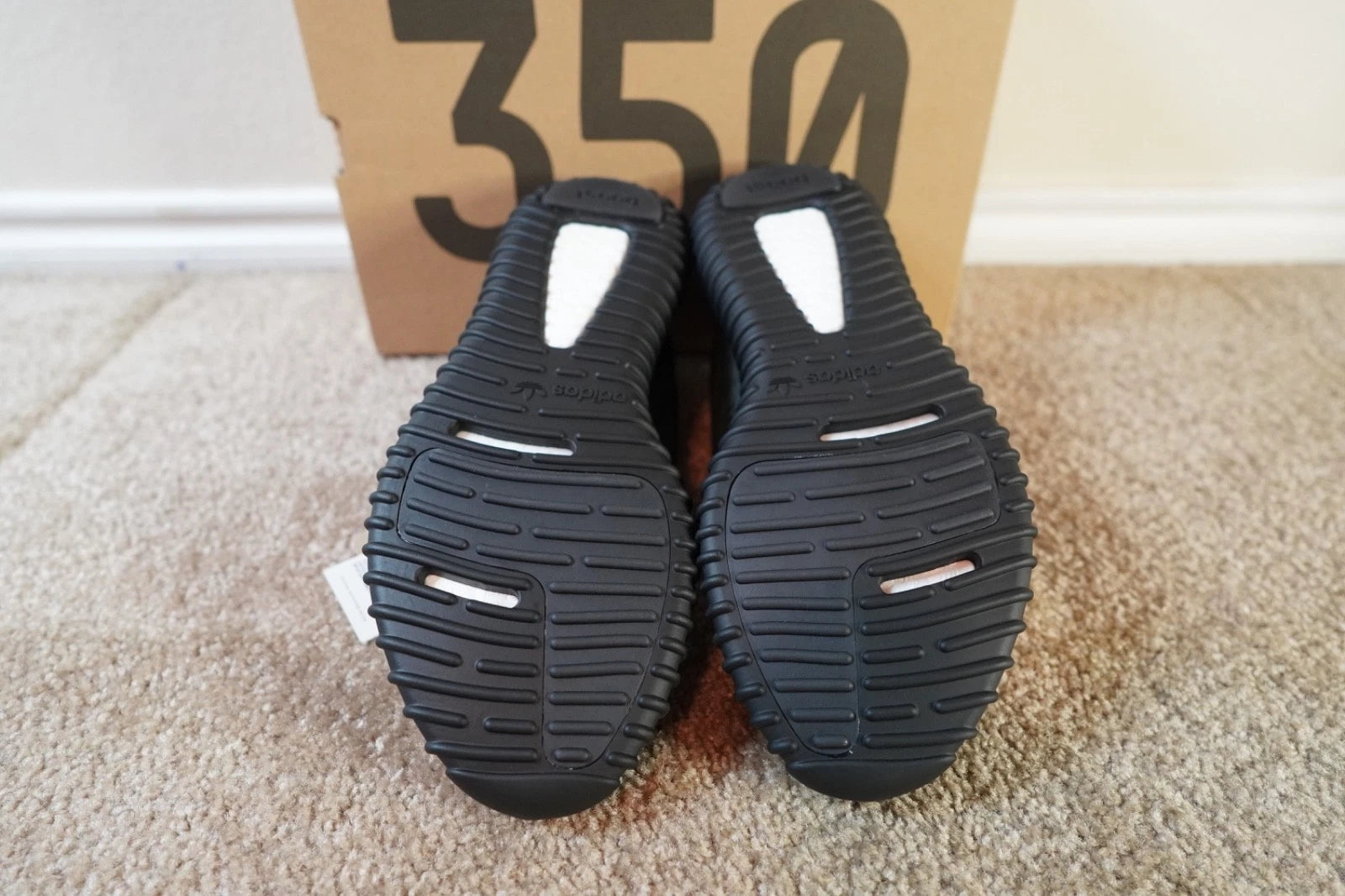 adidas Yeezy Boost 350 Pirate Black BB5350 NEW Men's Size 10.5 Authentic