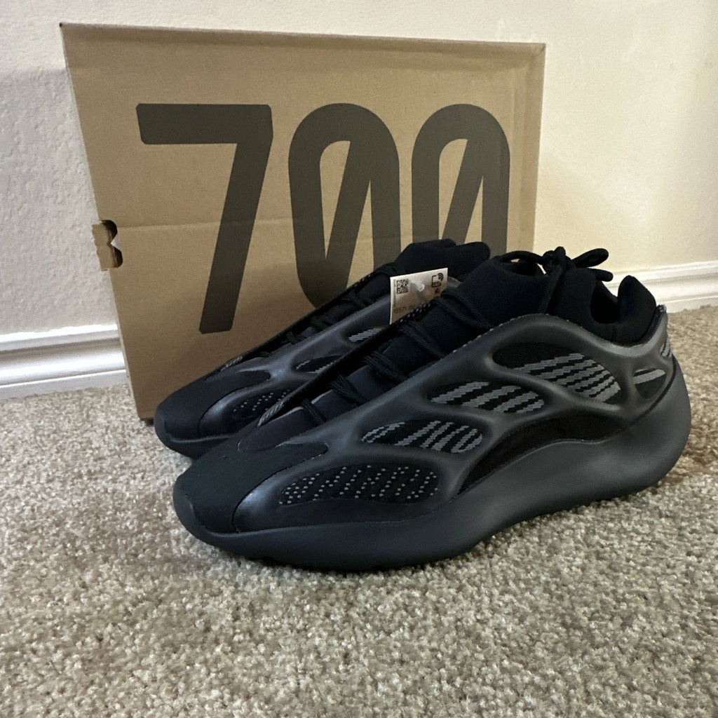 adidas Yeezy 700 V3 Alvah H67799 NEW Men's Size 10.5 Authentic