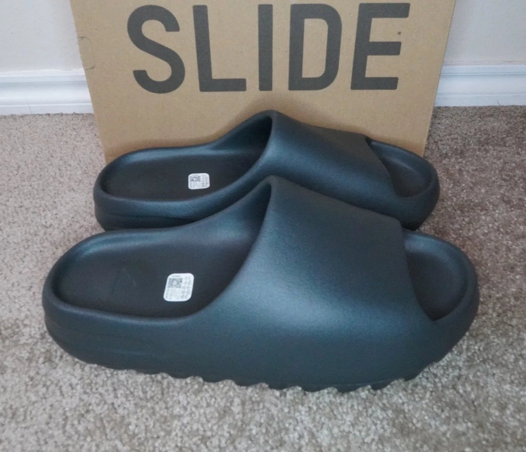 adidas Yeezy Slide Dark Onyx ID5103 SIZE 11 NEW