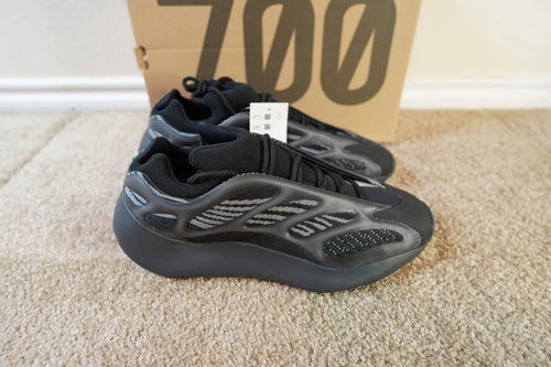 adidas Yeezy 700 V3 Alvah H67799 NEW Men's Size 10.5 Authentic