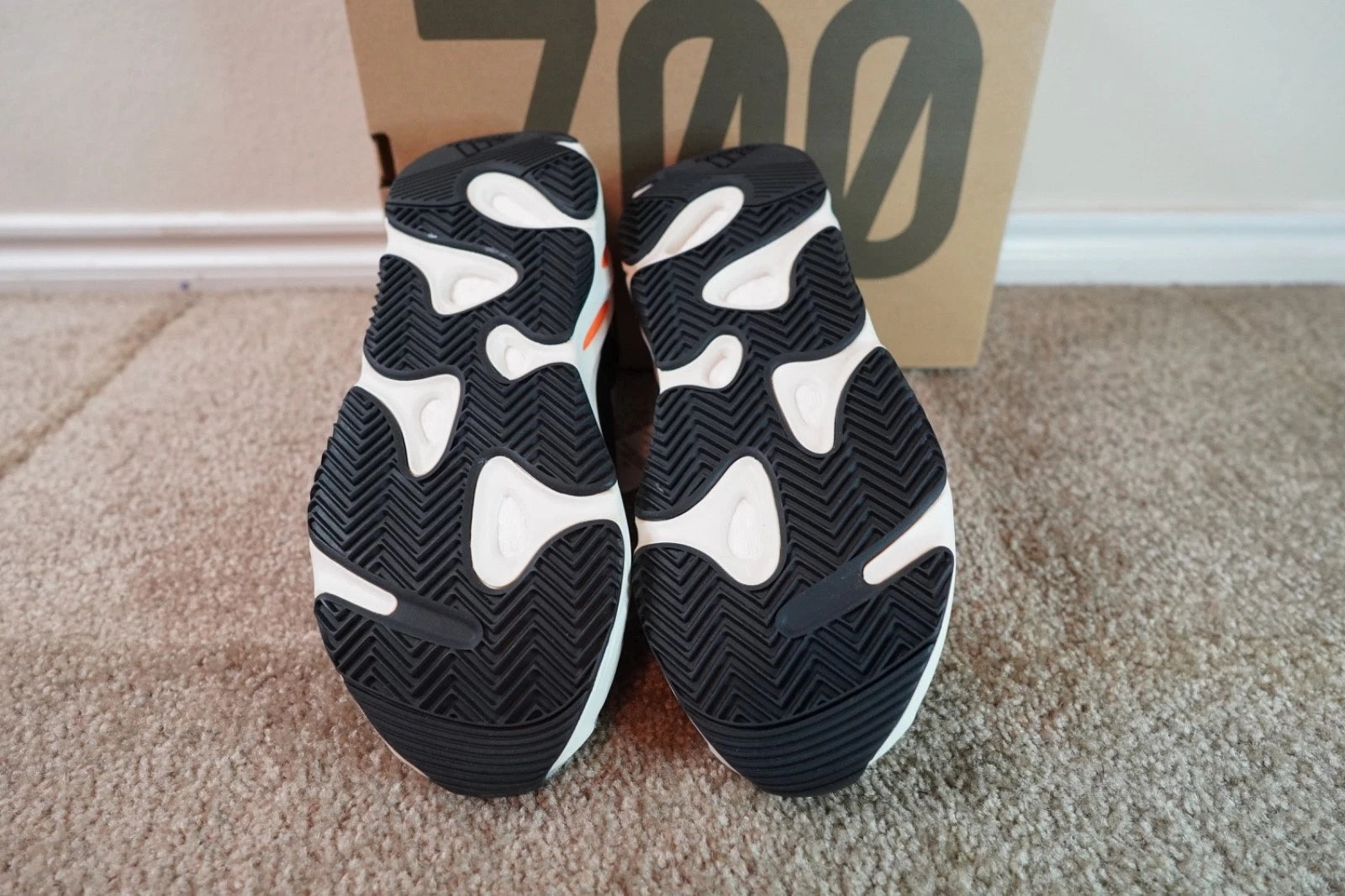 adidas Yeezy Boost 700 Wave Runner B75571 NEW Men's Size 10 Authentic