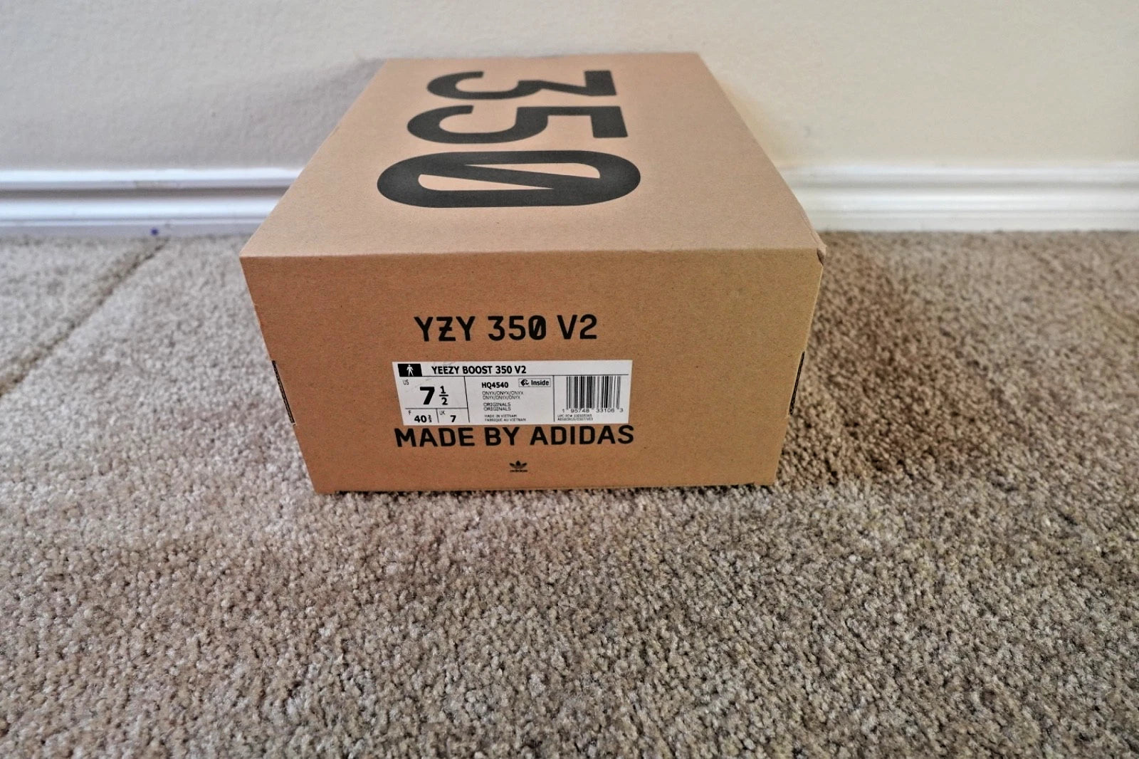 adidas Yeezy Boost 350 V2 Onyx HQ4540 NEW Men's Size 7.5 Authentic