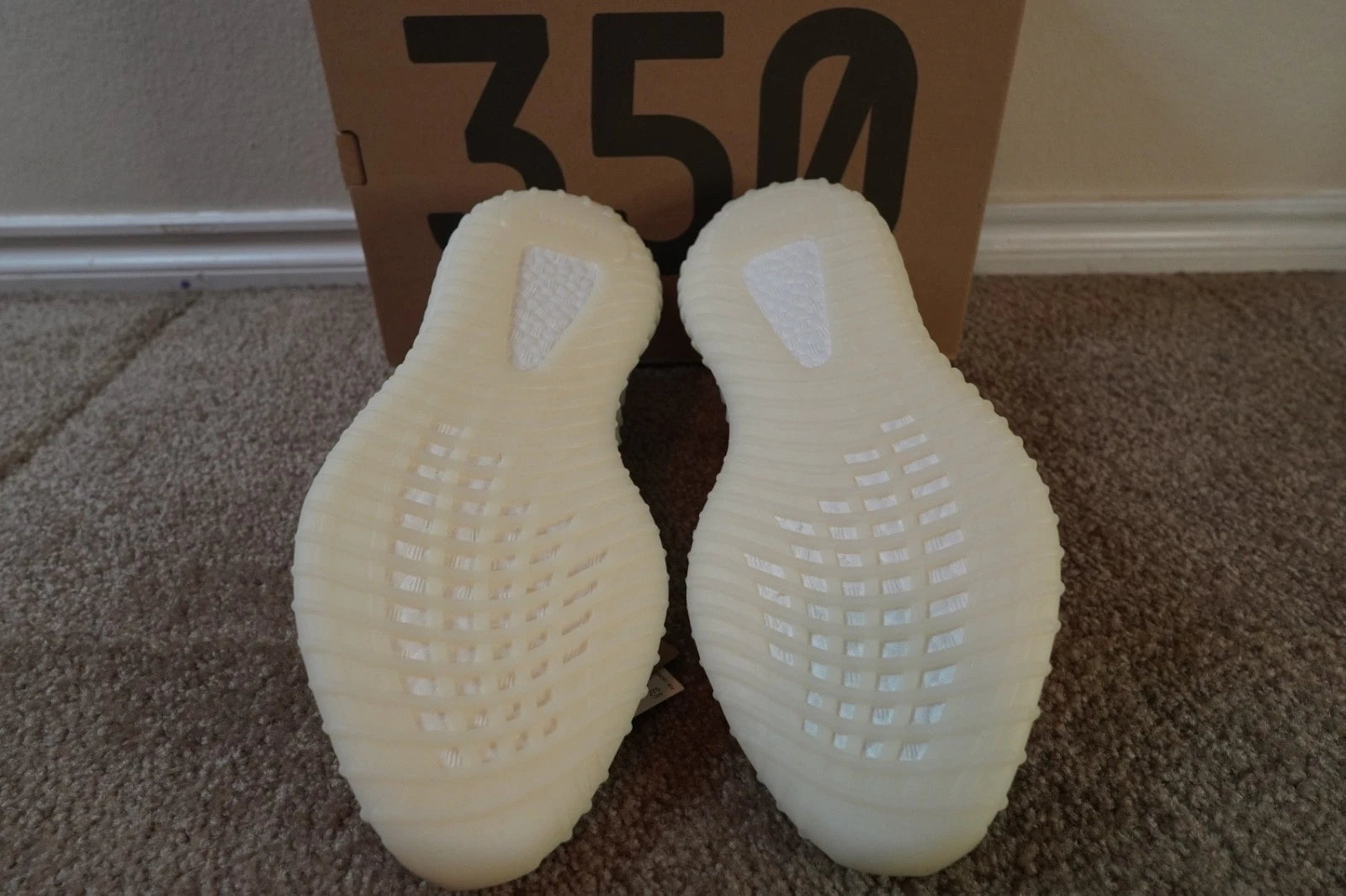 adidas Yeezy Boost 350 V2 Bone HQ6316 NEW Men's Size 10.5 Authentic