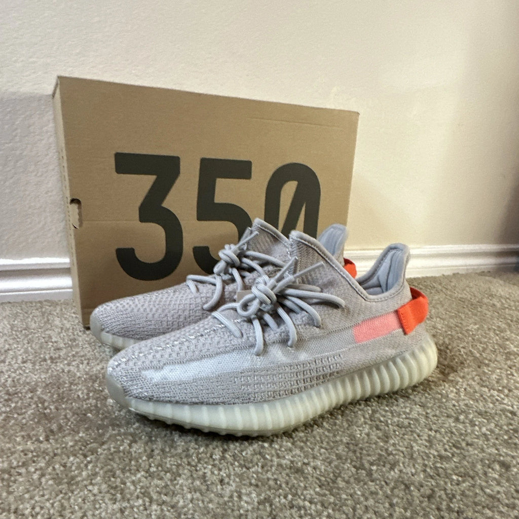 adidas Yeezy Boost 350 V2 Tail Light FX9017 NEW Men's Size 10.5 Authentic