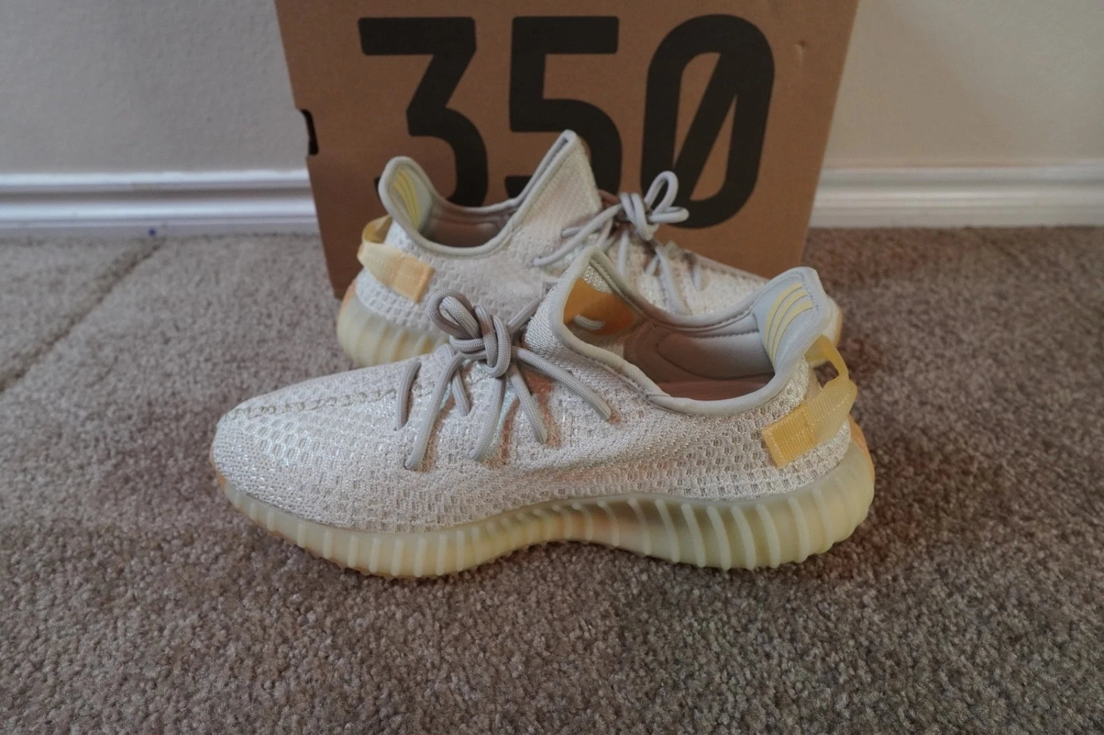 adidas Yeezy Boost 350 V2 Light GY3438 NEW Men's Size 10.5 Authentic