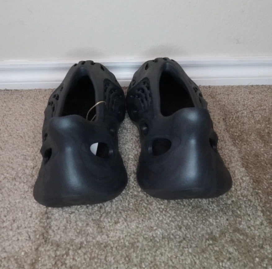 adidas Yeezy Foam RUNNER Onyx HP8739 SIZE 10 NEW