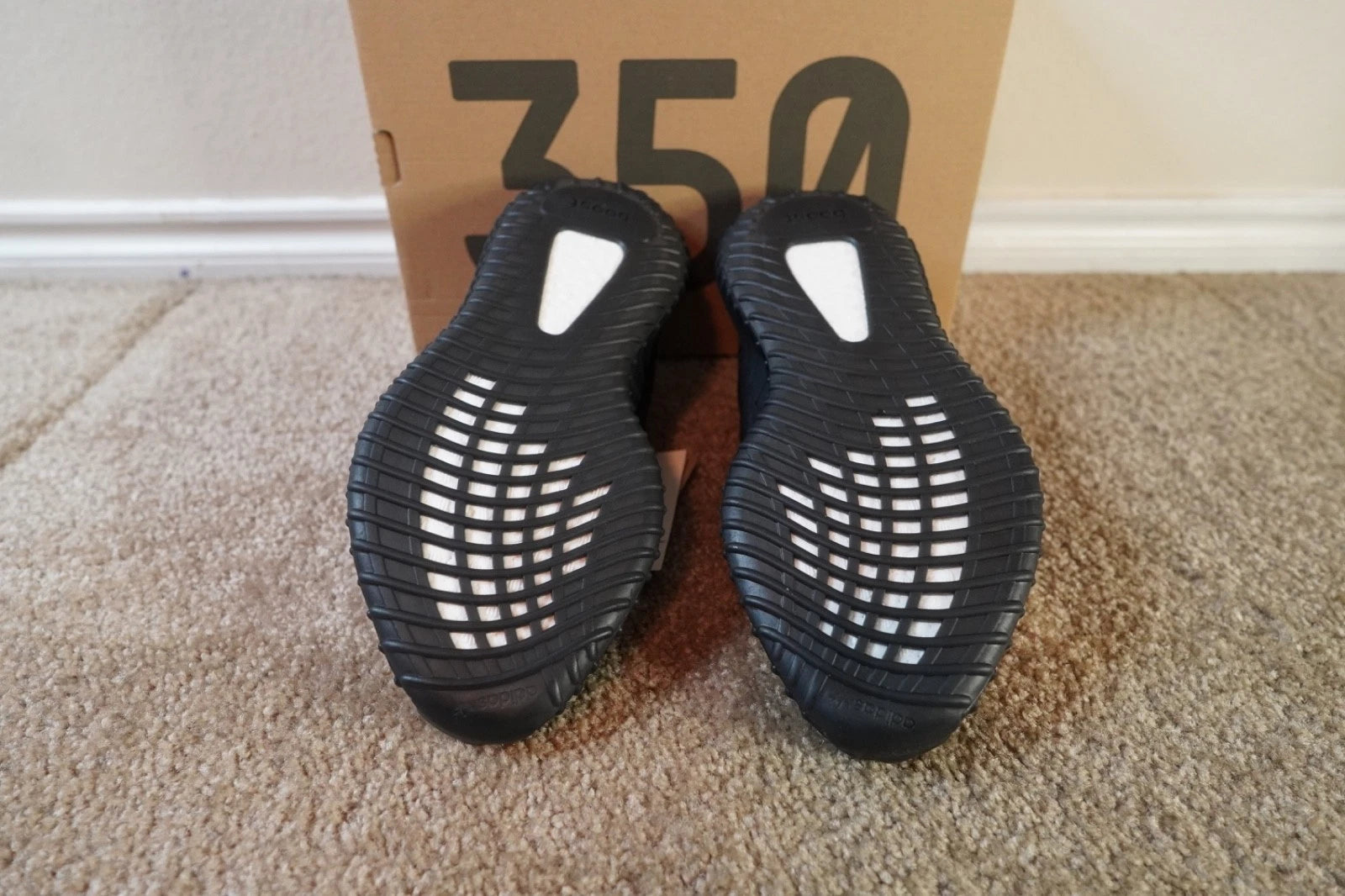 adidas Yeezy Boost 350 V2 Onyx HQ4540 NEW Men's Size 7.5 Authentic