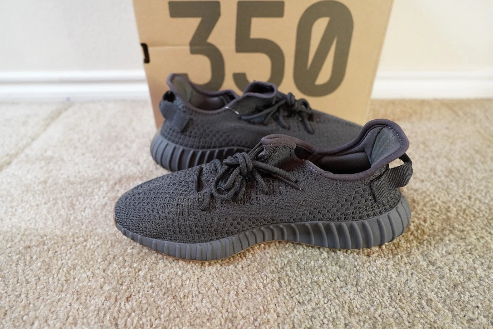 adidas Yeezy Boost 350 V2 Cinder FY2903 NEW Men's Size 10.5 Authentic