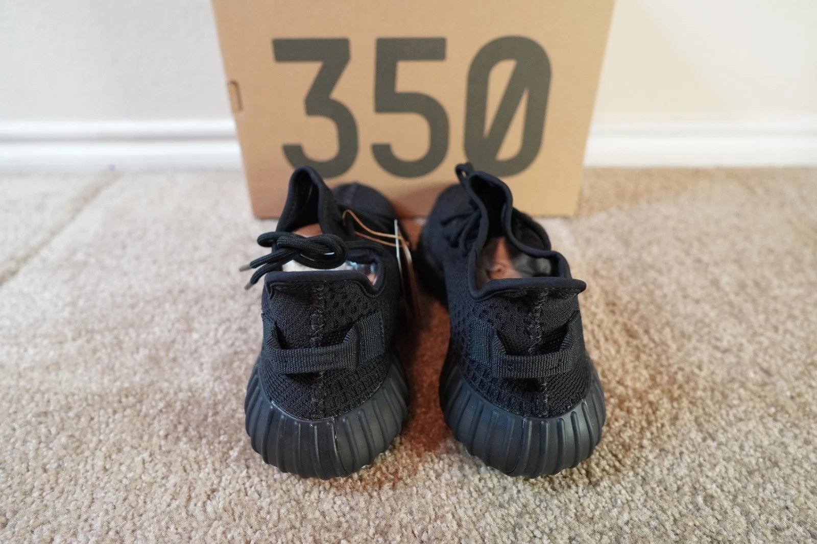 adidas Yeezy Boost 350 V2 Onyx HQ4540 NEW Men's Size 7.5 Authentic