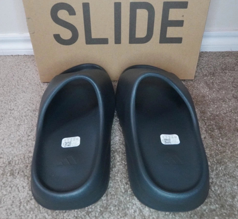 adidas Yeezy Slide Dark Onyx ID5103 SIZE 11 NEW